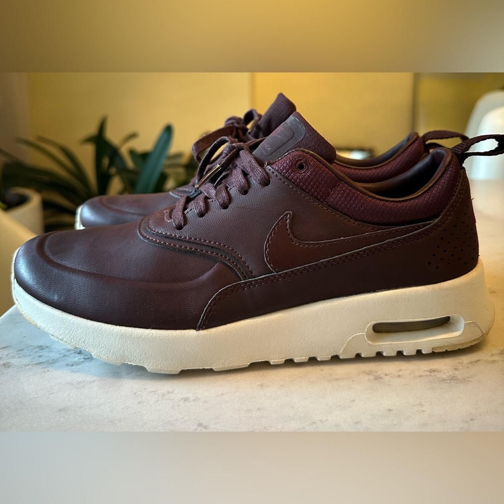 Nike Leather Burgundy Sneakers
